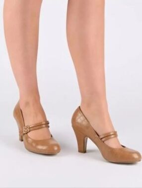 (D-4854) Journee Windy Mary Jane Pump Sz 11